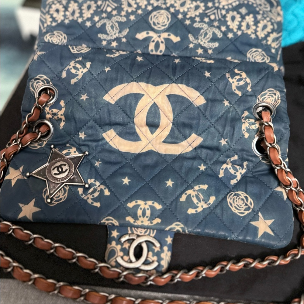 πSOLDπCHANEL β13-β14 Paris Dallas Metiers D'art BANDANA Flap Bag - Picture 7 of 16